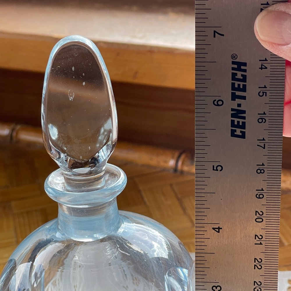 Vintage heavy crystal perfume bottle w/glass stopper - Picture 6 of 8
